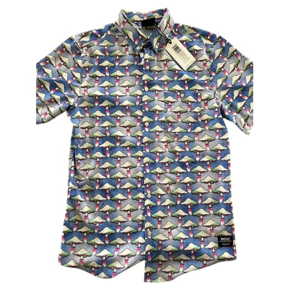 WeSC AOP Shroomspiracy Mens button front casual camp shirt. Size Small  NWT - Picture 1 of 8